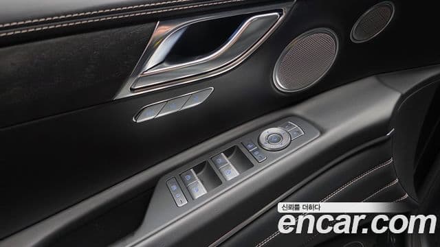 Genesis GV80 2023 — ფოტო 19/20