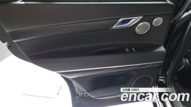 Genesis GV80 2023 — Photo 19/30