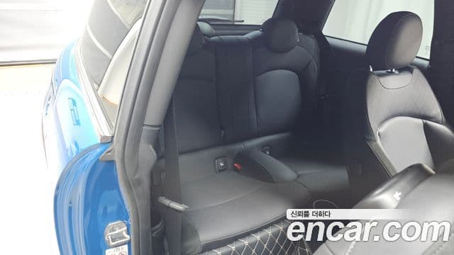 Mini Cooper Electric 2023 — ფოტო 13/20