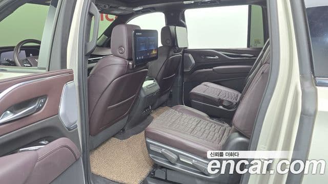 Cadillac Escalade 2023 — ფოტო 11/20