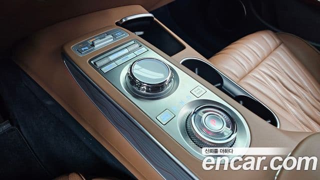 Genesis GV70 2022 — ფოტო 9/20