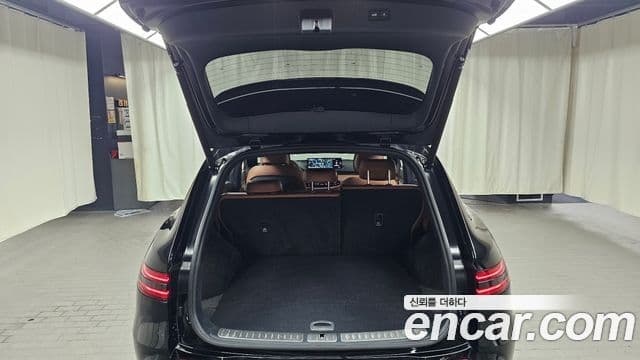 Genesis GV70 2022 — ფოტო 17/20