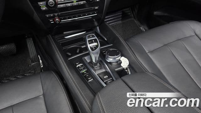 BMW X6 2018 — Şəkil 9/20