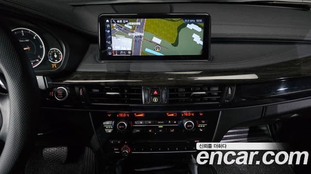 BMW X6 2018 — Şəkil 13/20