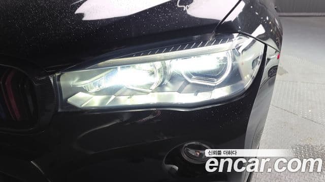 BMW X6 2018 — Photo 19/33