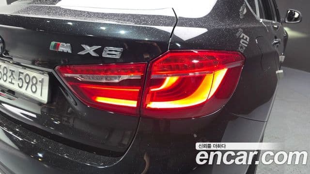 BMW X6 2018 — Photo 30/33
