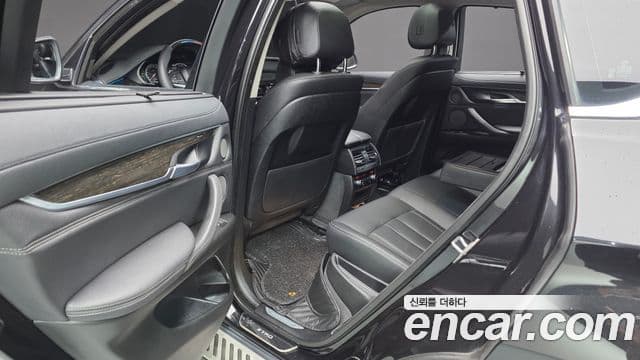 BMW X6 2018 — Photo 33/33