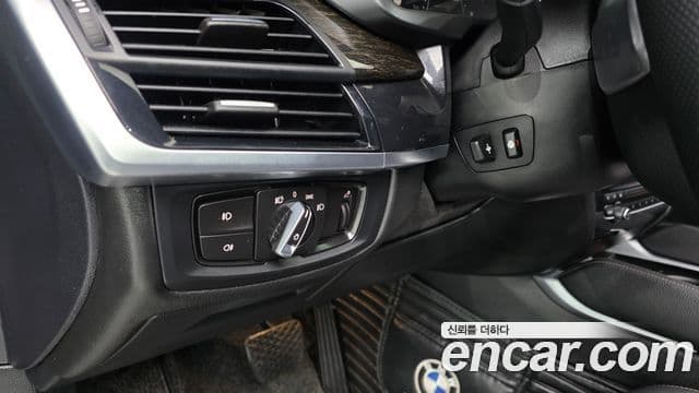BMW X6 2018 — Photo 10/33