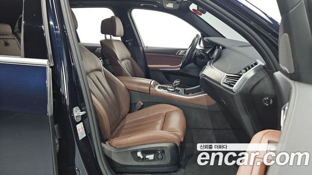 BMW X5 2019 — ფოტო 8/20