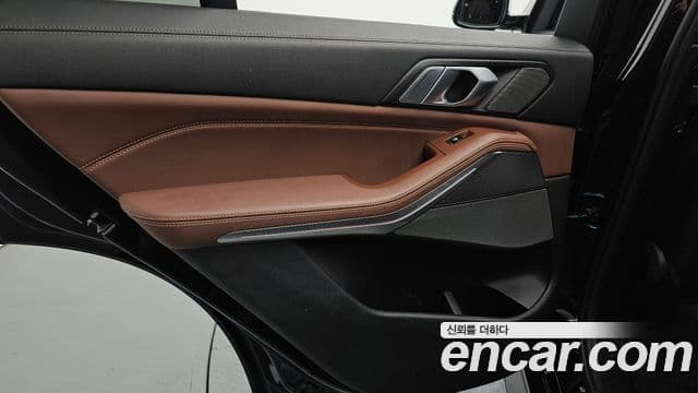 BMW X5 2019 — Photo 30/33