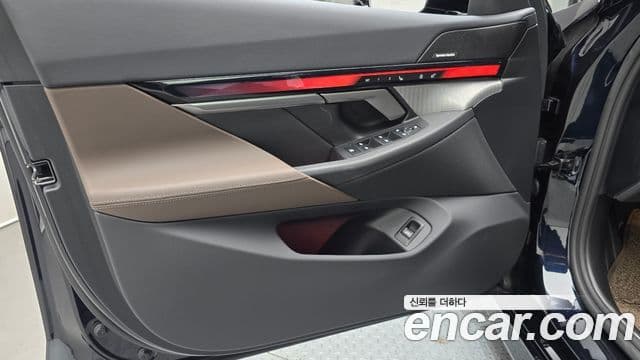 BMW 5 Series 2025 — Photo 18/31