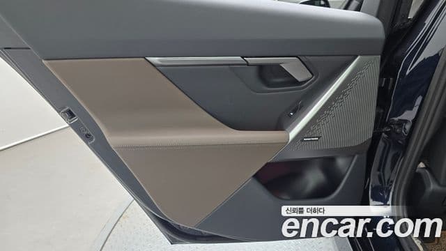 BMW 5 Series 2025 — Photo 3/31