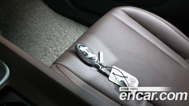 Hyundai Grandeur Hybrid 2024 — ფოტო 30/31