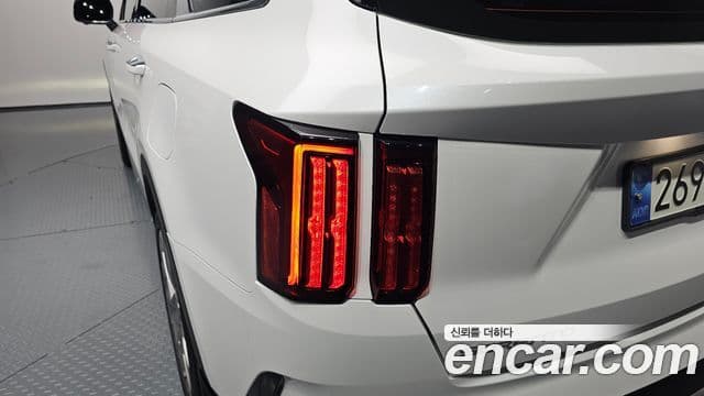 Kia Sorento 2022 — Şəkil 10/31
