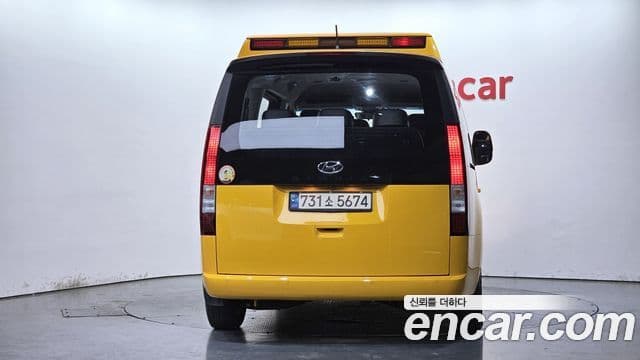 Hyundai Staria 2022 — ფოტო 4/20