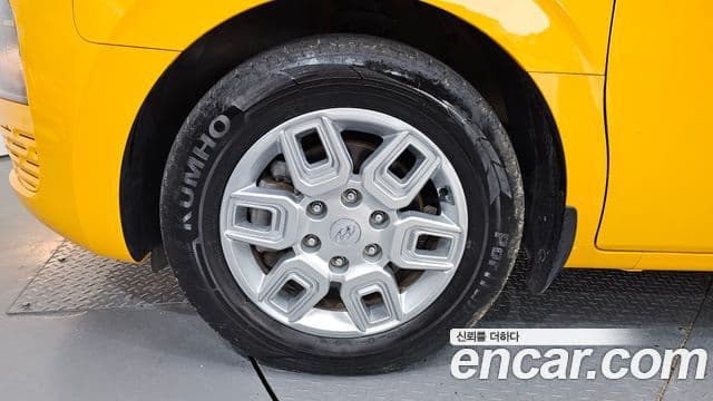 Hyundai Staria 2022 — ფოტო 5/20