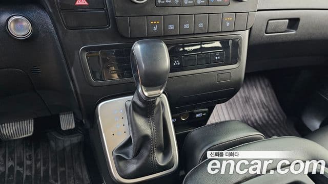 Hyundai Staria 2022 — ფოტო 9/20