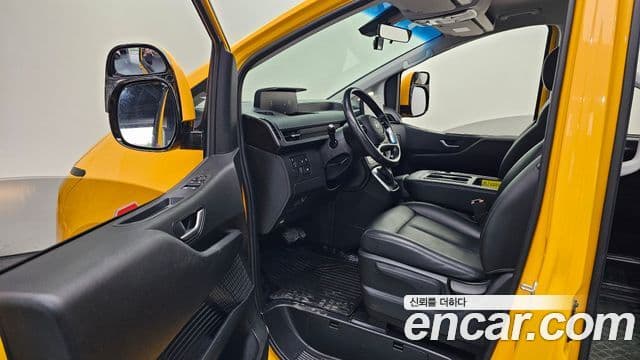 Hyundai Staria 2022 — ფოტო 10/20