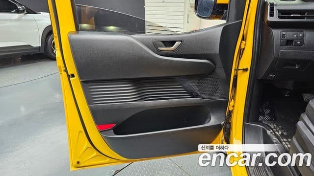 Hyundai Staria 2022 — ფოტო 29/30