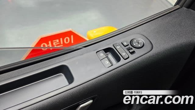 Hyundai Staria 2022 — ფოტო 6/30