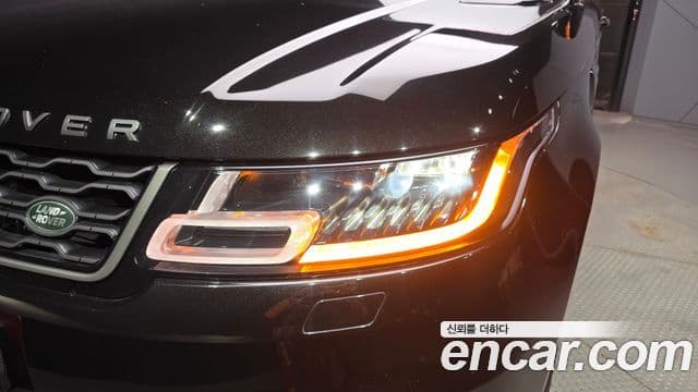 Land Rover Range Rover Sport 2022 — Photo 19/33
