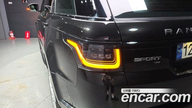 Land Rover Range Rover Sport 2022 — Photo 33/33