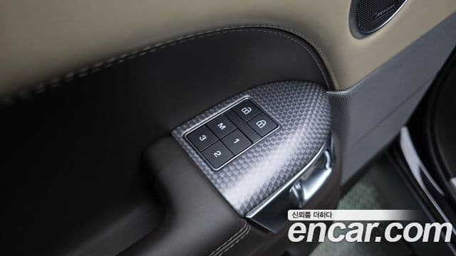 Land Rover Range Rover Sport 2022 — Photo 17/33