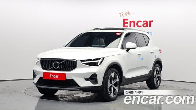 Volvo XC40 2025 — ფოტო 1/20