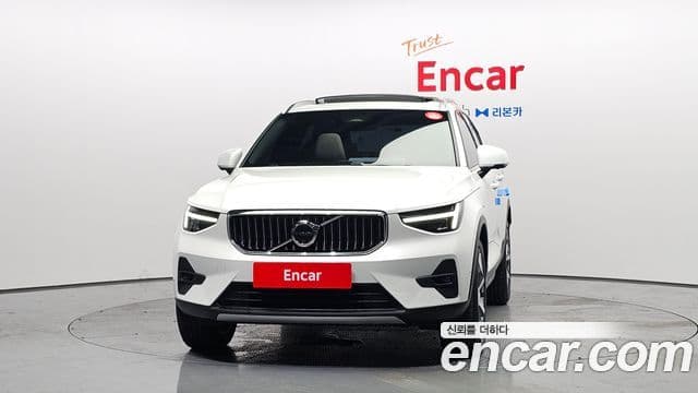 Volvo XC40 2025 — ფოტო 3/20