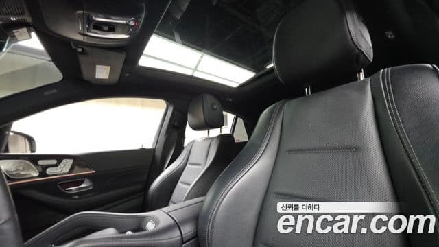 Mercedes-Benz GLE-Class 2021 — Фото 18/20