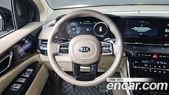 Kia Carnival 2020 — Фото 12/20