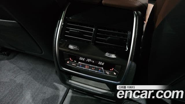BMW X5 2025 — Photo 19/37