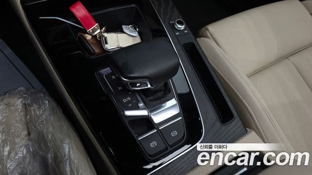 Audi Q5 2023 — Şəkil 9/20