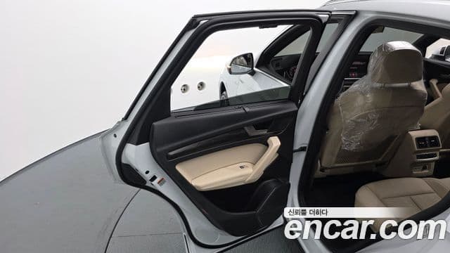Audi Q5 2023 — ფოტო 33/40