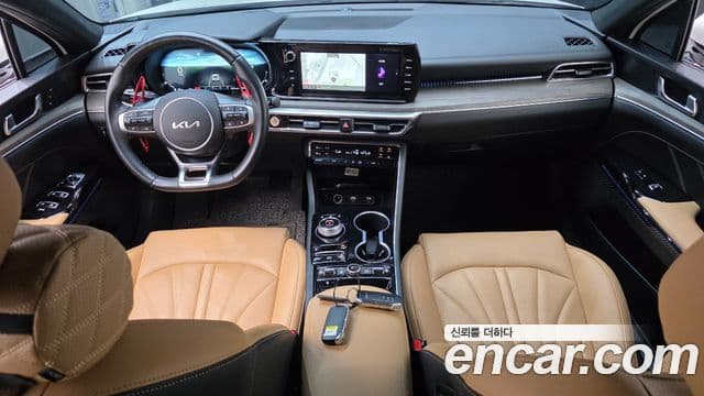 Kia K5 2023 — ფოტო 7/20