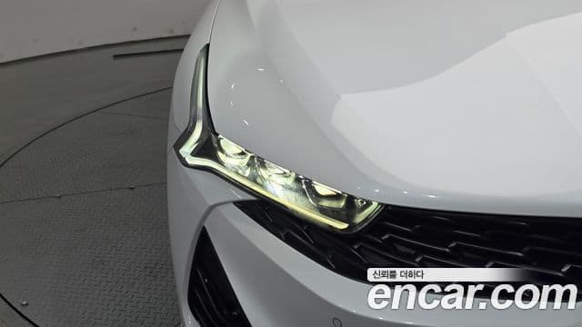 Kia K5 2023 — Photo 19/32
