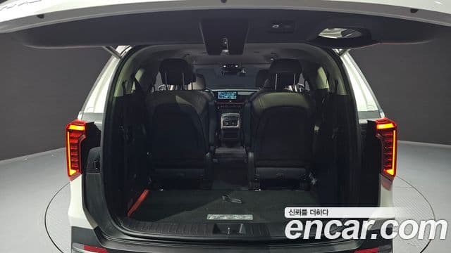 Kia Carnival 2024 — Photo 27/32