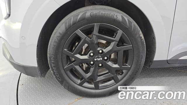 Kia Carnival 2024 — ფოტო 5/20