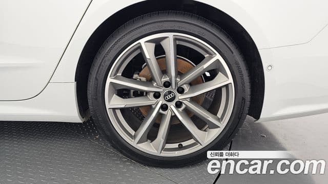 Audi A7 2022 — Şəkil 15/34