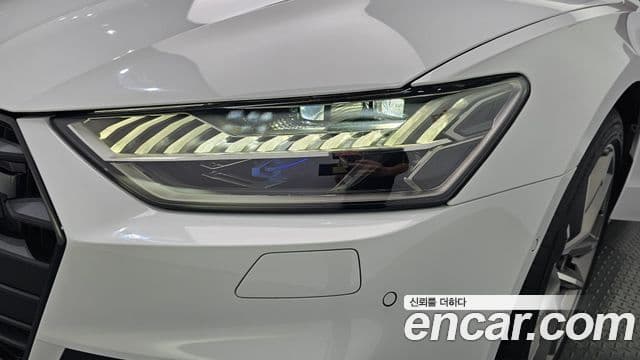 Audi A7 2022 — Şəkil 17/34