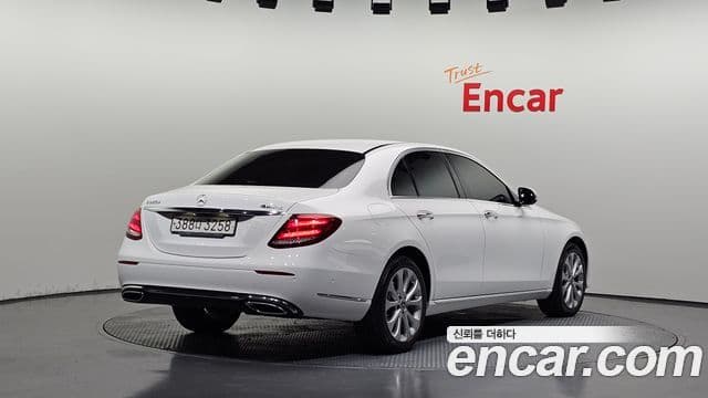Mercedes-Benz E-Class 2020 — Şəkil 2/20