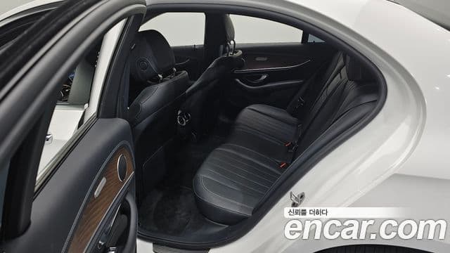 Mercedes-Benz E-Class 2020 — Şəkil 12/20
