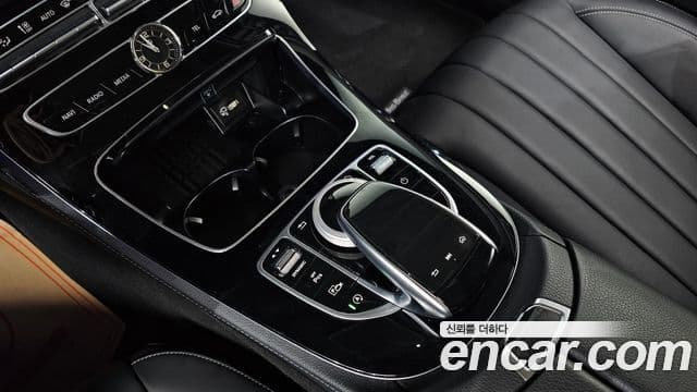 Mercedes-Benz E-Class 2020 — Şəkil 18/20