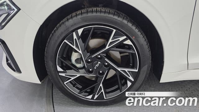 Kia K5 2025 — фото 4 из 20