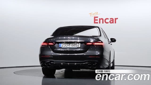 Mercedes-Benz E-Class 2022 — ფოტო 4/20