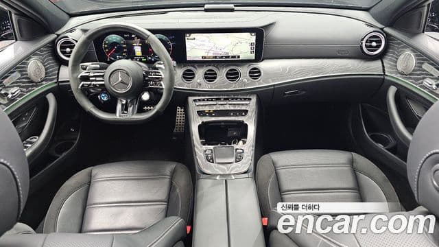 Mercedes-Benz E-Class 2022 — ფოტო 7/20