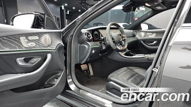 Mercedes-Benz E-Class 2022 — ფოტო 10/20
