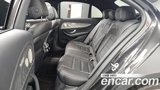 Mercedes-Benz E-Class 2022 — ფოტო 12/20