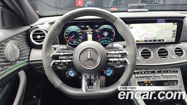 Mercedes-Benz E-Class 2022 — ფოტო 13/20