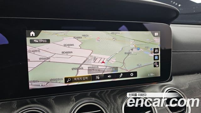 Mercedes-Benz E-Class 2022 — ფოტო 14/20